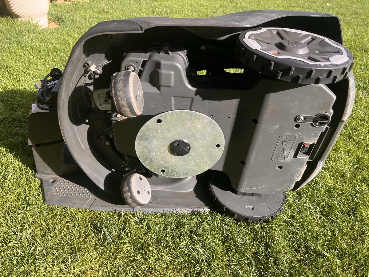 Husqvarna Tagliaerba: Robot Husqvarna 430x – Usato da La Roche FR venduto da Micas135 2