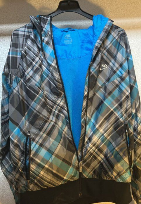 Nike Giacche: Sportjacke Nike – Usato da Lalden venduto da wal_k7qx