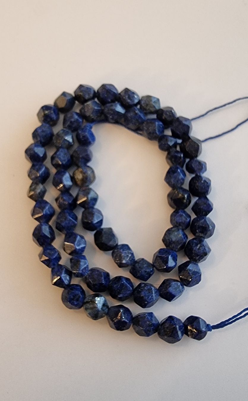 Minerali & Pietre curative: Lapislazuli 6mm. facettiert Strang – Nuovo e nell'imballaggio originale da Menziken venduto da Mirager 1
