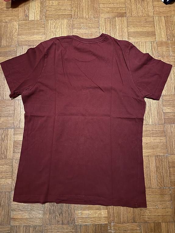 T-shirt: T-shirt Nike rouge  – Usato da Morges venduto da bir_9rsr 2