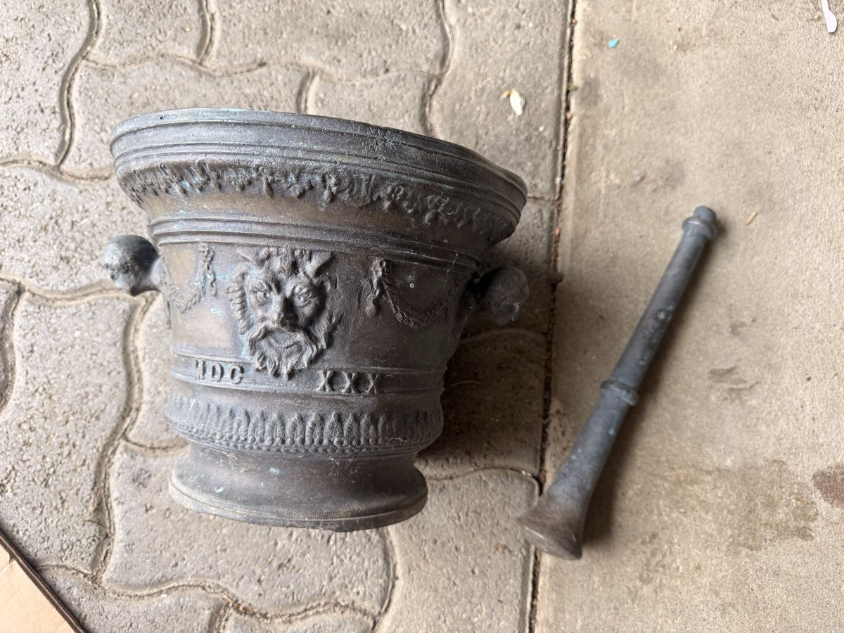 Tutte le decorazioni: Antik Artikel – Usato da Amlikon-Bissegg venduto da Rose_Rose