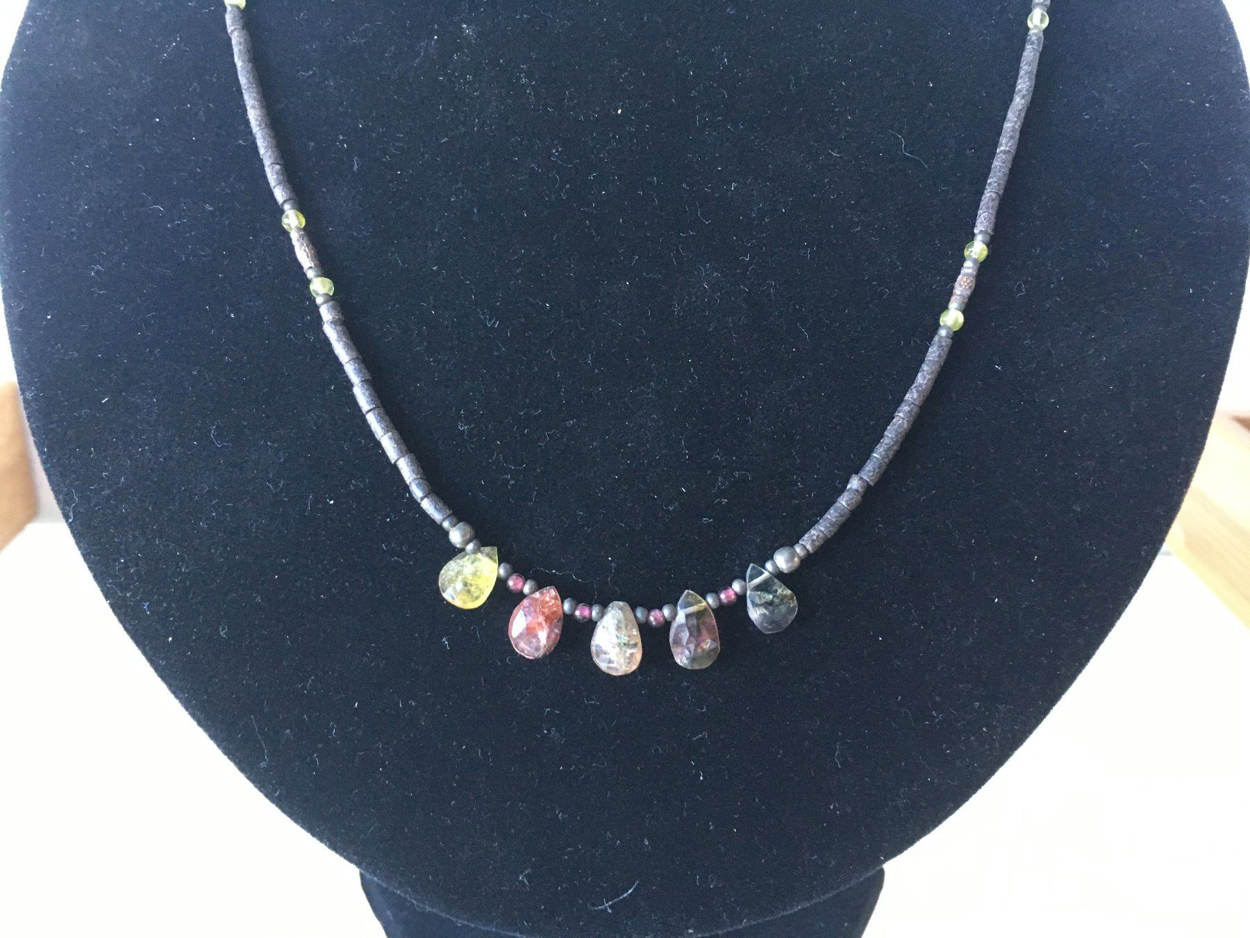 Catenine: HALSKETTE  TURMALIN / ONIX / PERIDOT  LÄNGE 47cm – Nuovo e nell'imballaggio originale da Aesch ZH venduto da LiquidAktion 3