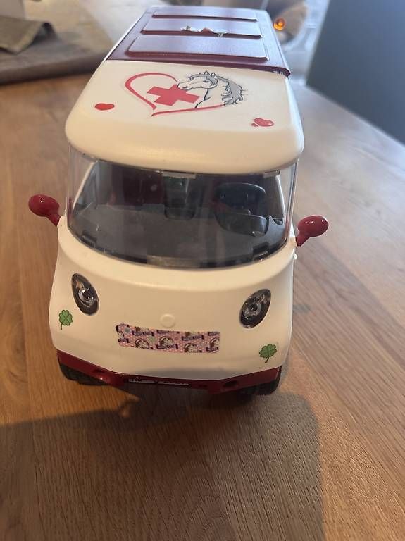 Giocattoli: Schleich krankenwagen  – Usato da Fürigen venduto da Dkneu 1