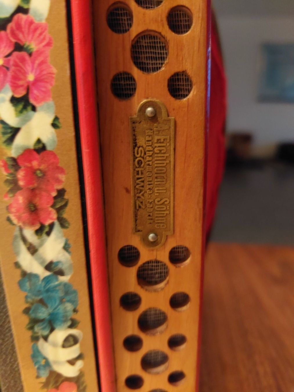 Strumenti musicali: Schwyzerörgeli Eichhorn Schwyz – Usato da Kriens venduto da Allerhand5 6