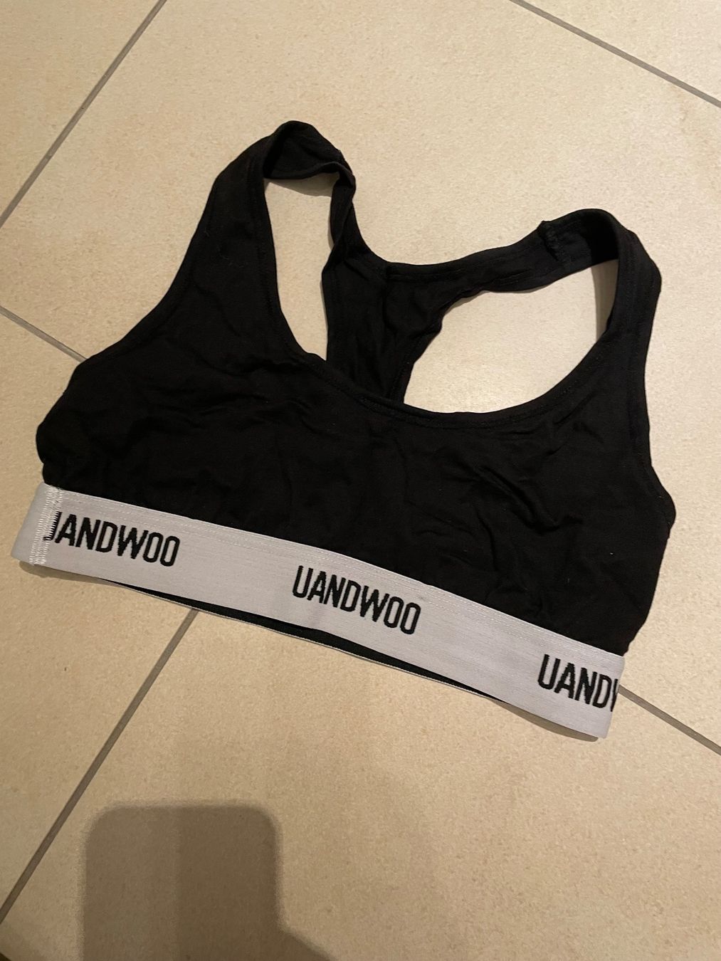 Altra biancheria intima: Sport BH Uandwoo M – Nuovo (secondo la descrizione) da Solothurn venduto da sil_g6ph