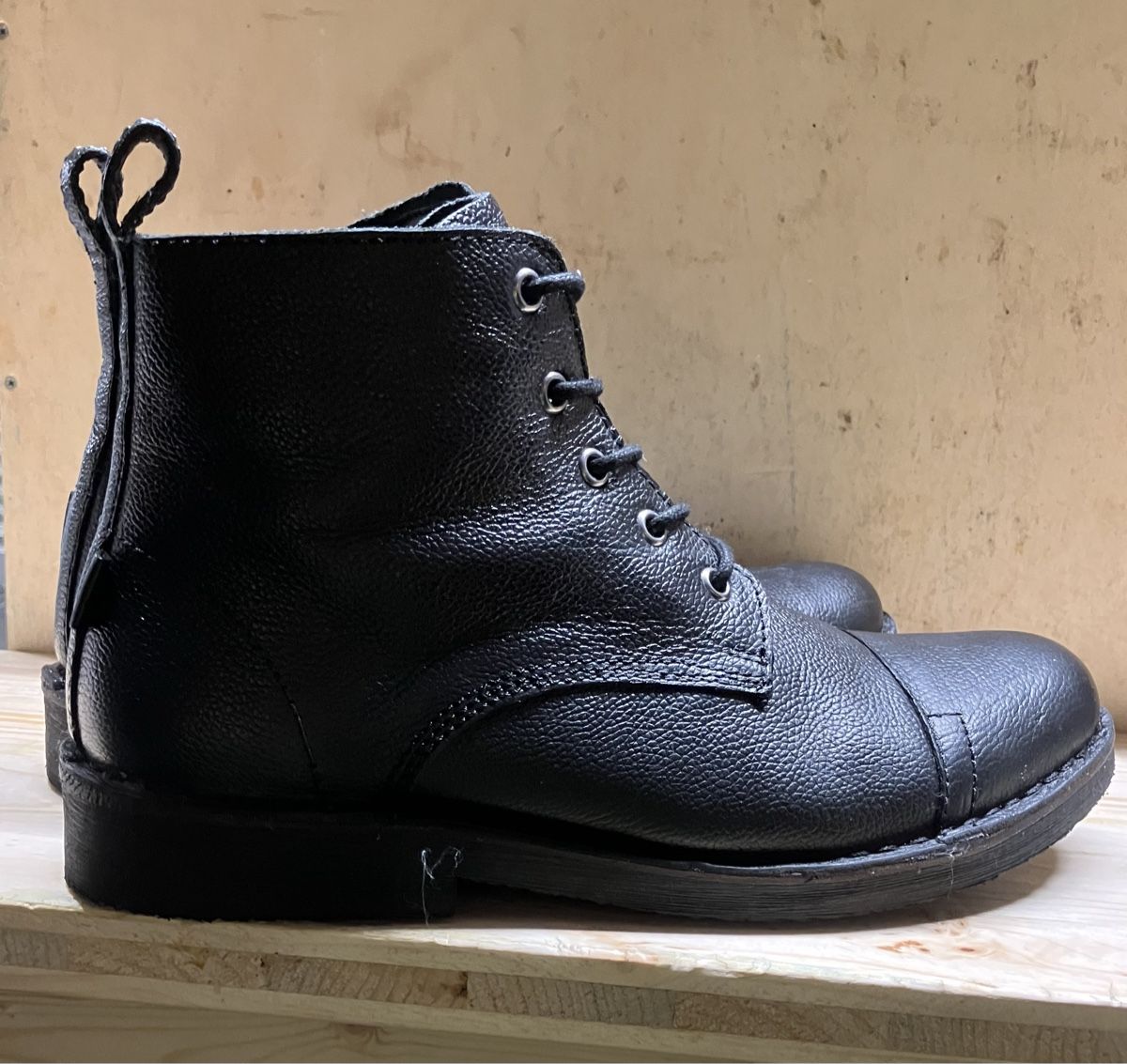Levi's Herrenschuhe: LEVIS TRACK BOOTS       43 – Neu (gemäss Beschreibung) aus Schaffhausen von Beatstaeks 3