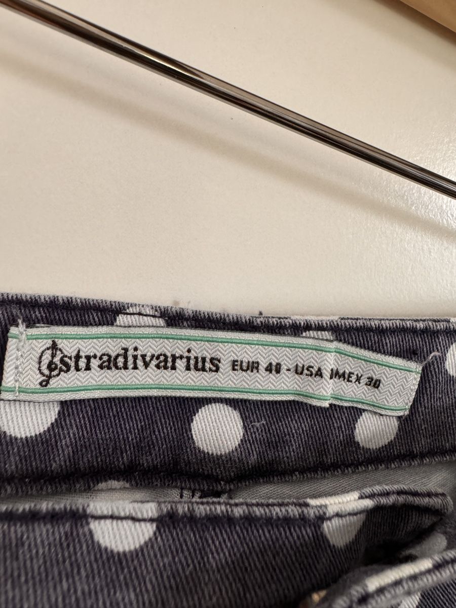 Stradivarius Pantaloni: Blaue Shorts mit Polka Dots Stradivarius 40 – Nuovo (secondo la descrizione) da Richterswil venduto da Manu55555 1
