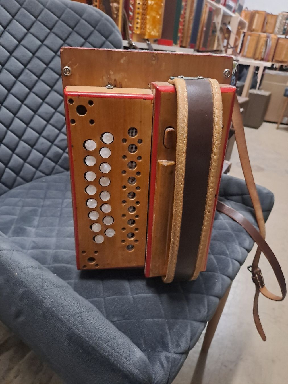 Instruments de musique: schwyzerorgeli ton B – D'occasion à Villeneuve par BibiVintage 6