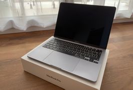 Apple MacBook Pro 13” M1 2020 – 16GB RAM / 256GB SSD / OVP