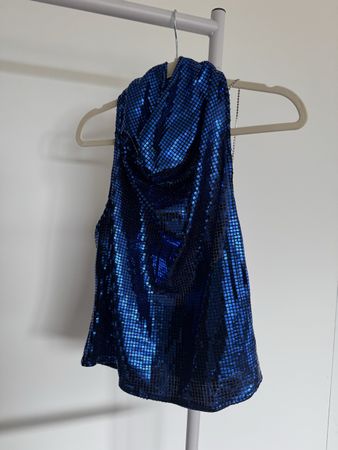     Zara Metallic Blue Party Top mit open-back 