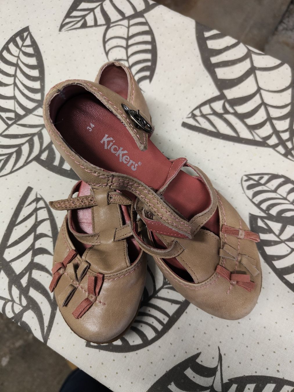 Kickers Scarpe per ragazze: Kickerd Sandalen 34 – Usato da Biel Bienne venduto da anjasch 3