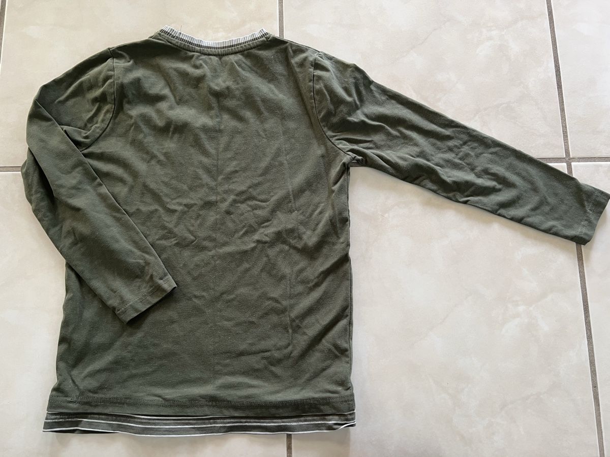Pulls et sweat-shirts: Sweatshirt Gr. 134/140 – D'occasion à Wallisellen par Kaktus8304 1