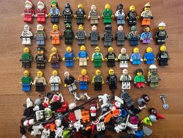 42 Lego Minifiguren Konvolut mit viel Zubehör