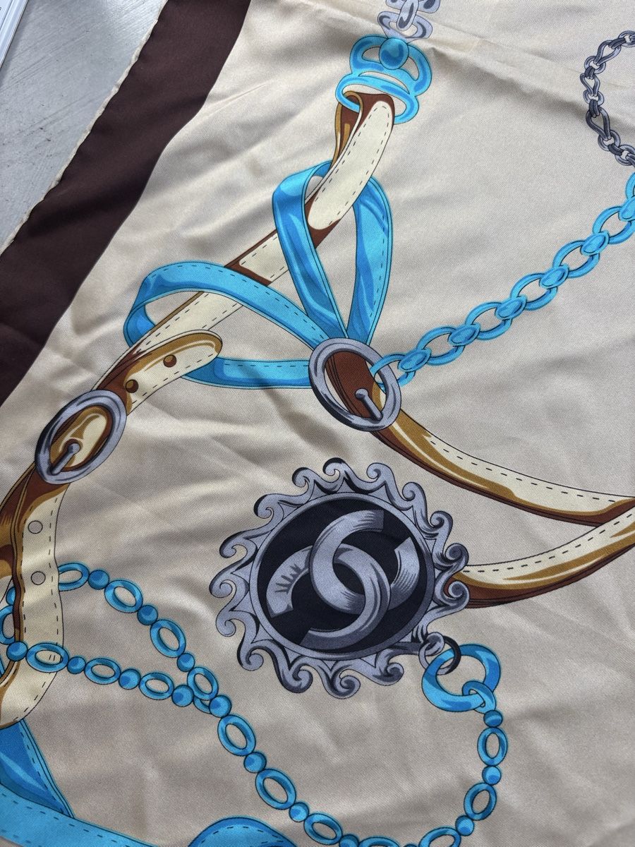 Chanel Foulards, Tücher & Schals: Chanel Seidenfoulard  – Neu (gemäss Beschreibung) aus Steinmaur von aly_mhs6 1