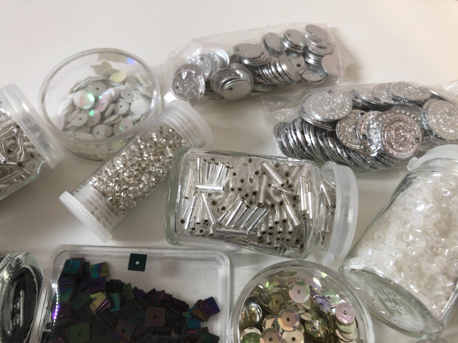 Perle (finte): SILVER Pailletten Perlen Strass Glitter – Usato da Zürich venduto da its-love 1