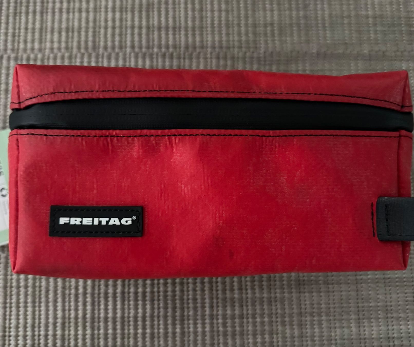 Freitag Custodie per cosmetici: FREITAG F36 Wayne Necessaire rot - neu – Nuovo (secondo la descrizione) da Bern venduto da Mimmo00 1