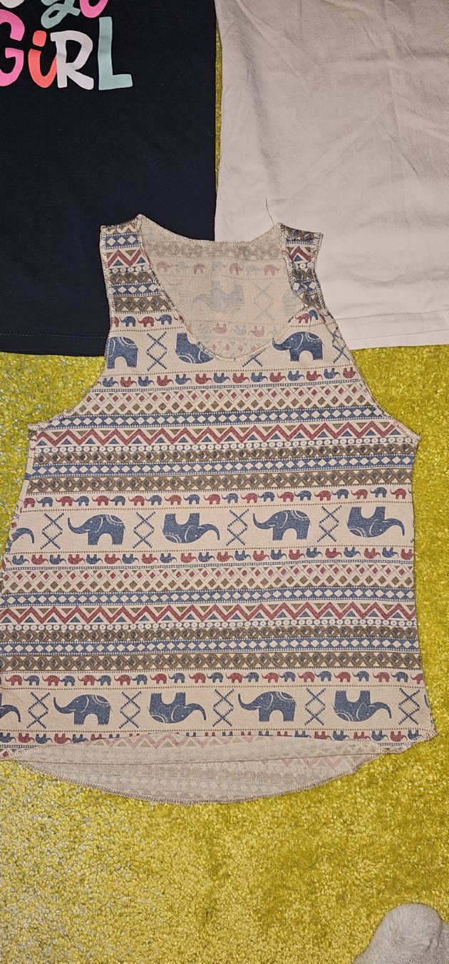 Lotti & Set di vestiti: 3er Set Mädchen Tops Gr. 134-140 – Usato da Horgen venduto da ste_sy7h 1