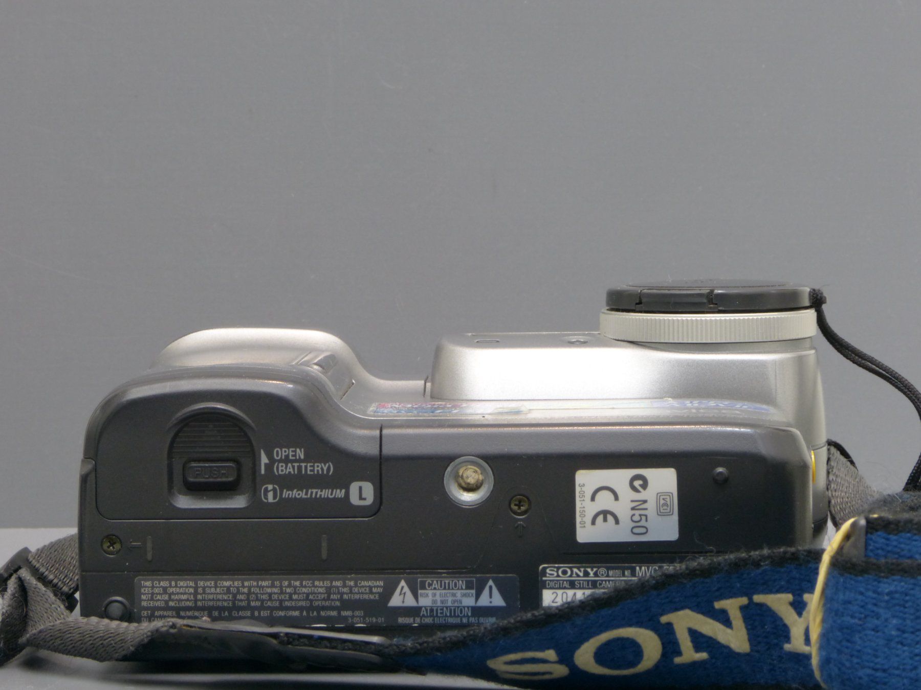 Sony Camcorder: Sony Digital Mavica / Digital Still Camera MVC-FD83 – Gebraucht aus Rheineck von  4