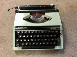 Antike Schreibmaschine Silver Reed