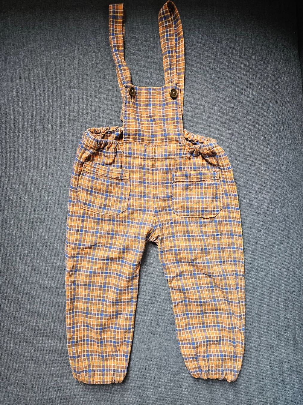 Hosen: Latzhose Gr. 92 – Gebraucht aus Worb von jun_fj8w