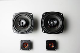 Verkaufe einen Satz 2 Weg Lautsprecher + 2  Hochtöner 450 W