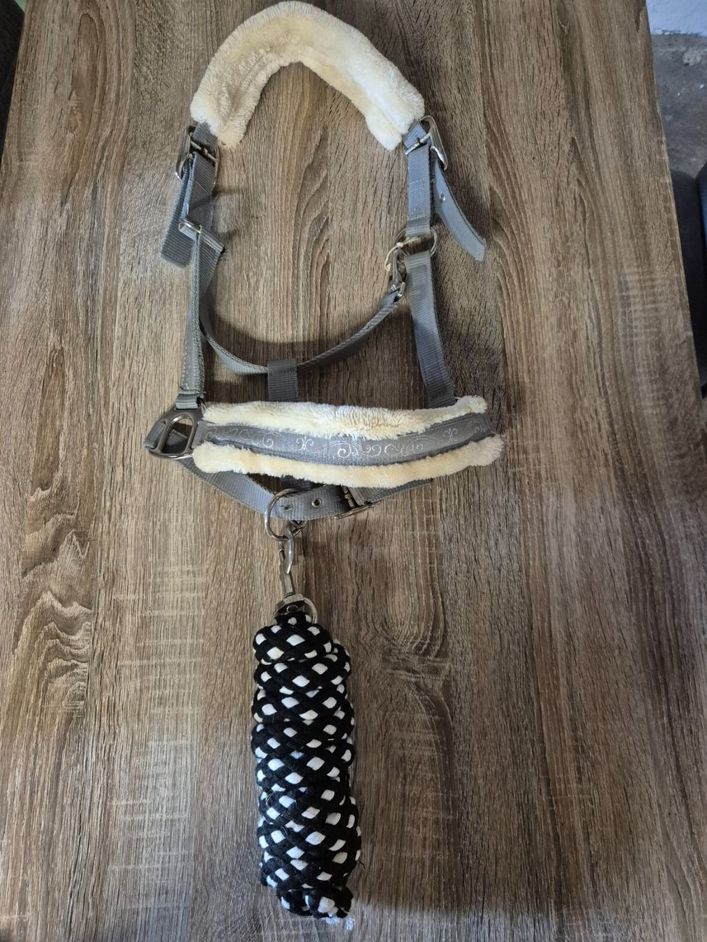 Briglie & Cavezze: Halfter Cob Lammfell – Usato da Meggen venduto da Orrinka20