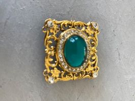 Vintage Brosche mit grünem Cabochon und Strasssteinen