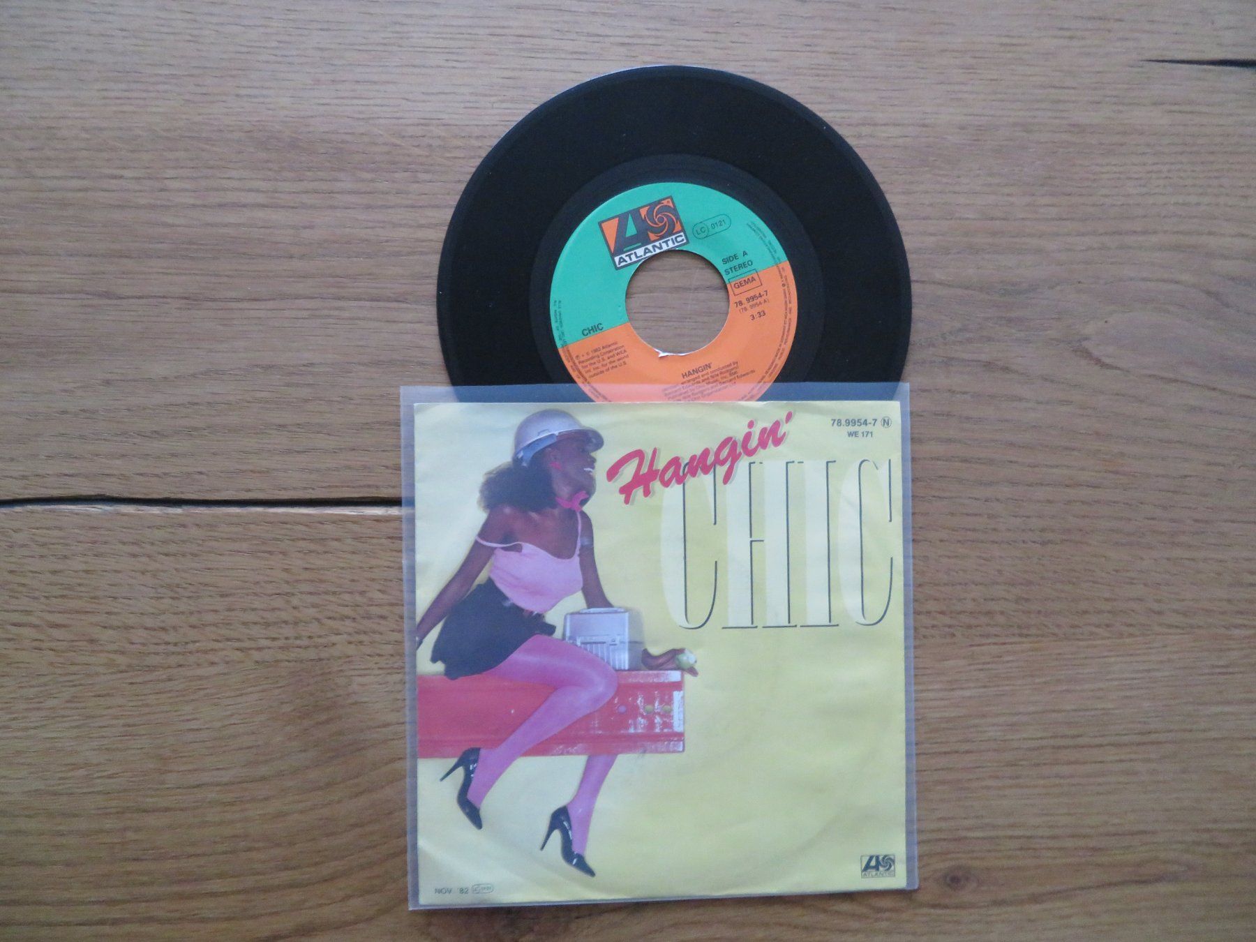 Dischi in vinile: Hangin' Tough, Vinyl Single, Chic – Nuovo (secondo la descrizione) da Zürich venduto da max_cp5f