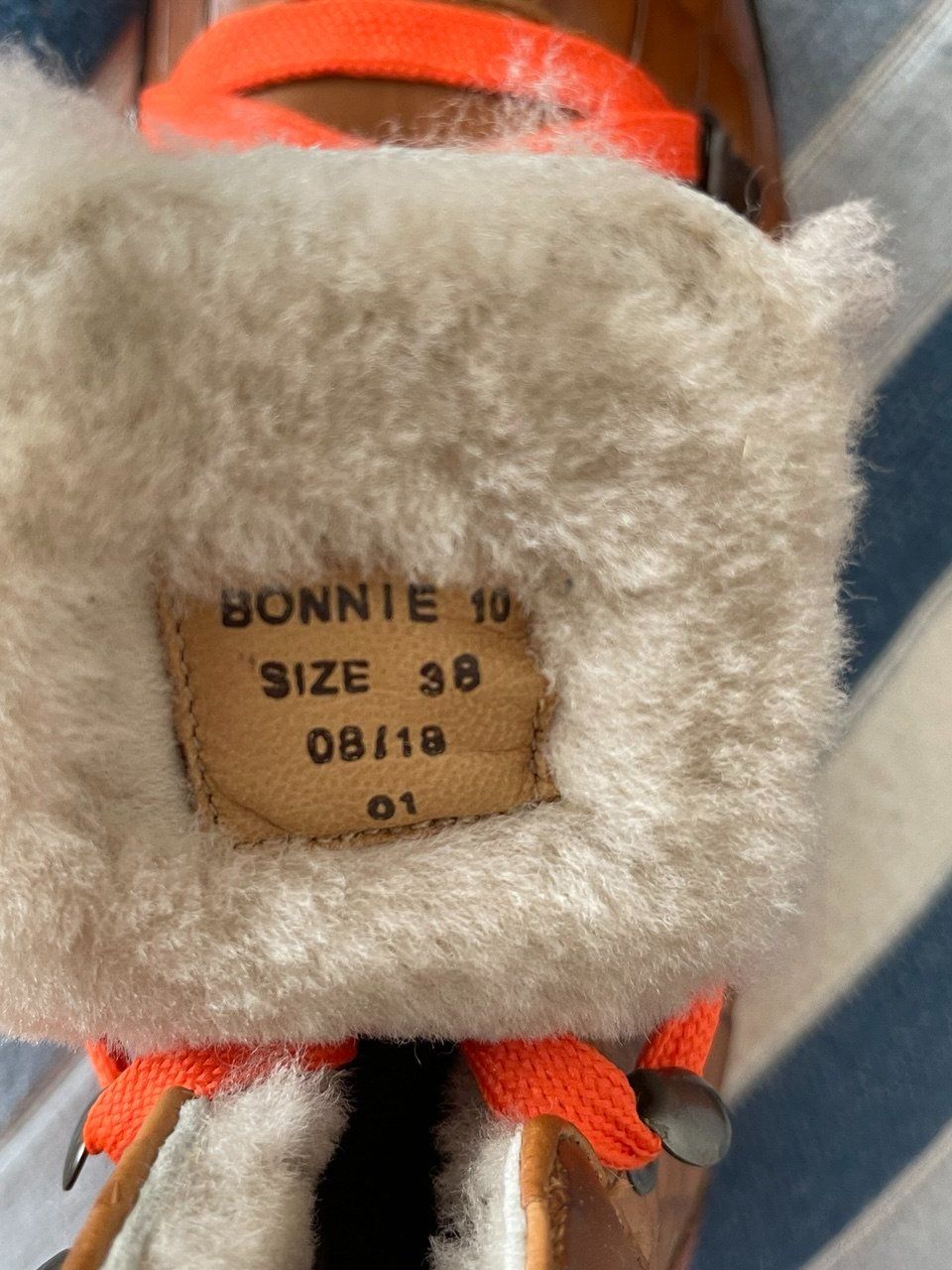 Scarpe da donna: Bottes Taille 38 Cuir Mouton  Nouveau – Nuovo (secondo la descrizione) da Genève venduto da TradeCH 6