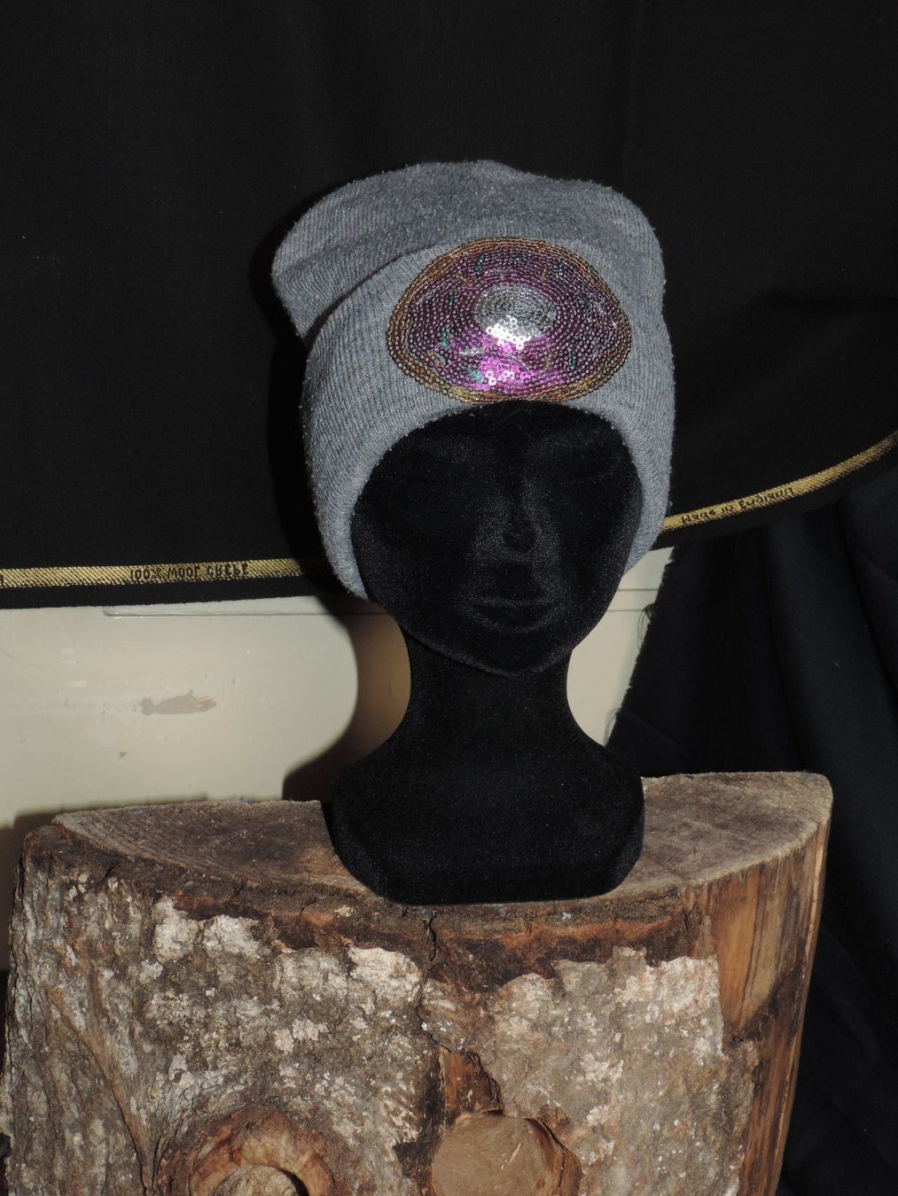 Hüte, Mützen & Caps: bonnet gris avec strass – Gebraucht aus Genève von Axelle333 2