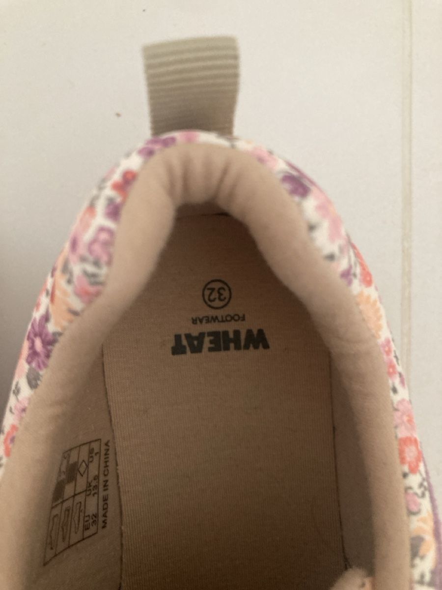 Scarpe per ragazze: Wheat Sneaker 32 – Usato da Riehen venduto da Prelov 2