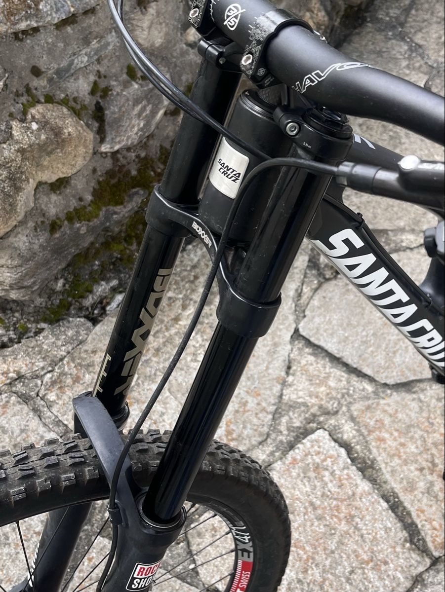 Santa Cruz Biciclette: Santa Cruz V10 2016 Grösse M – Usato da Obfelden venduto da Andrin. 3