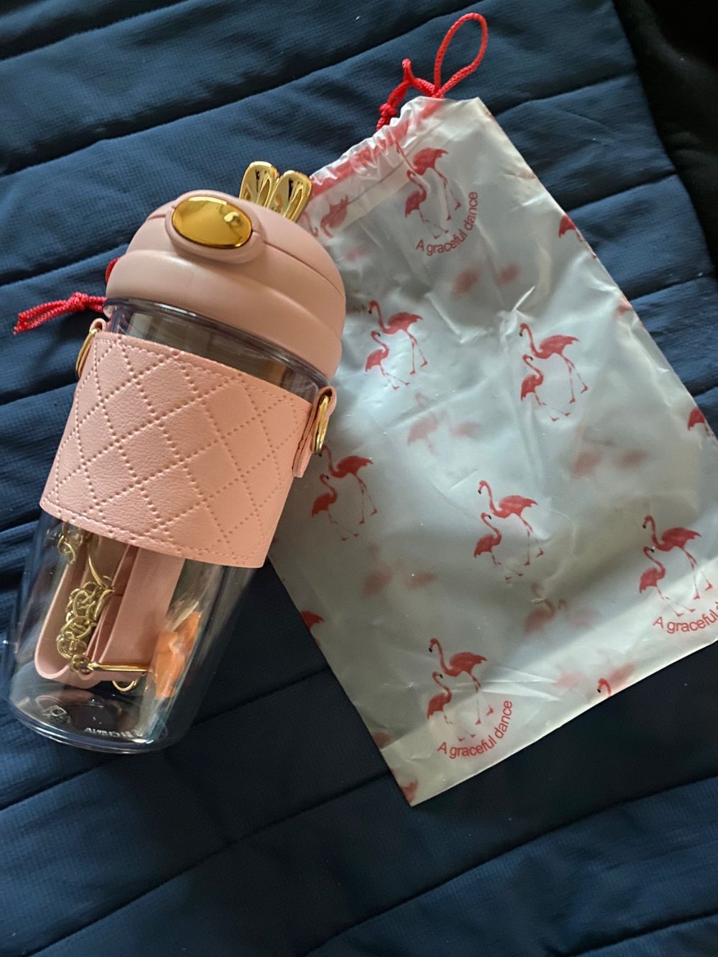 Gourdes & Thermos: Trinkflasche mit Strohhalm. pink. **NEU** – Neuf avec emballage d'origine à Allenwinden par Obalu