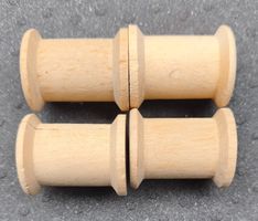 4 Holzspulen Bastelmaterial aus Echtholz, Ø 3.8 cm