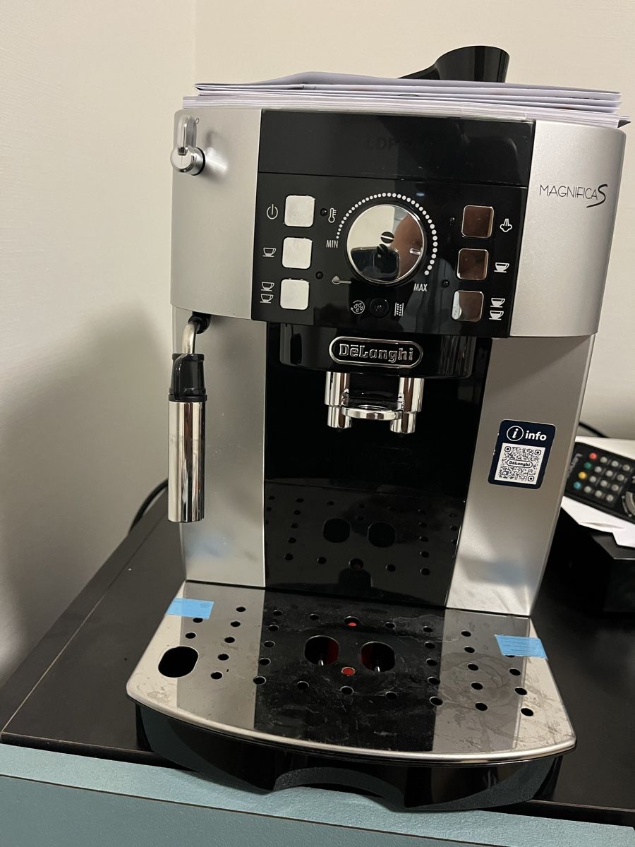 De'Longhi Kaffeemaschinen & Espressomaschinen: Kaffe Maschine  – Neu (gemäss Beschreibung) aus Schattdorf von gio_p28h