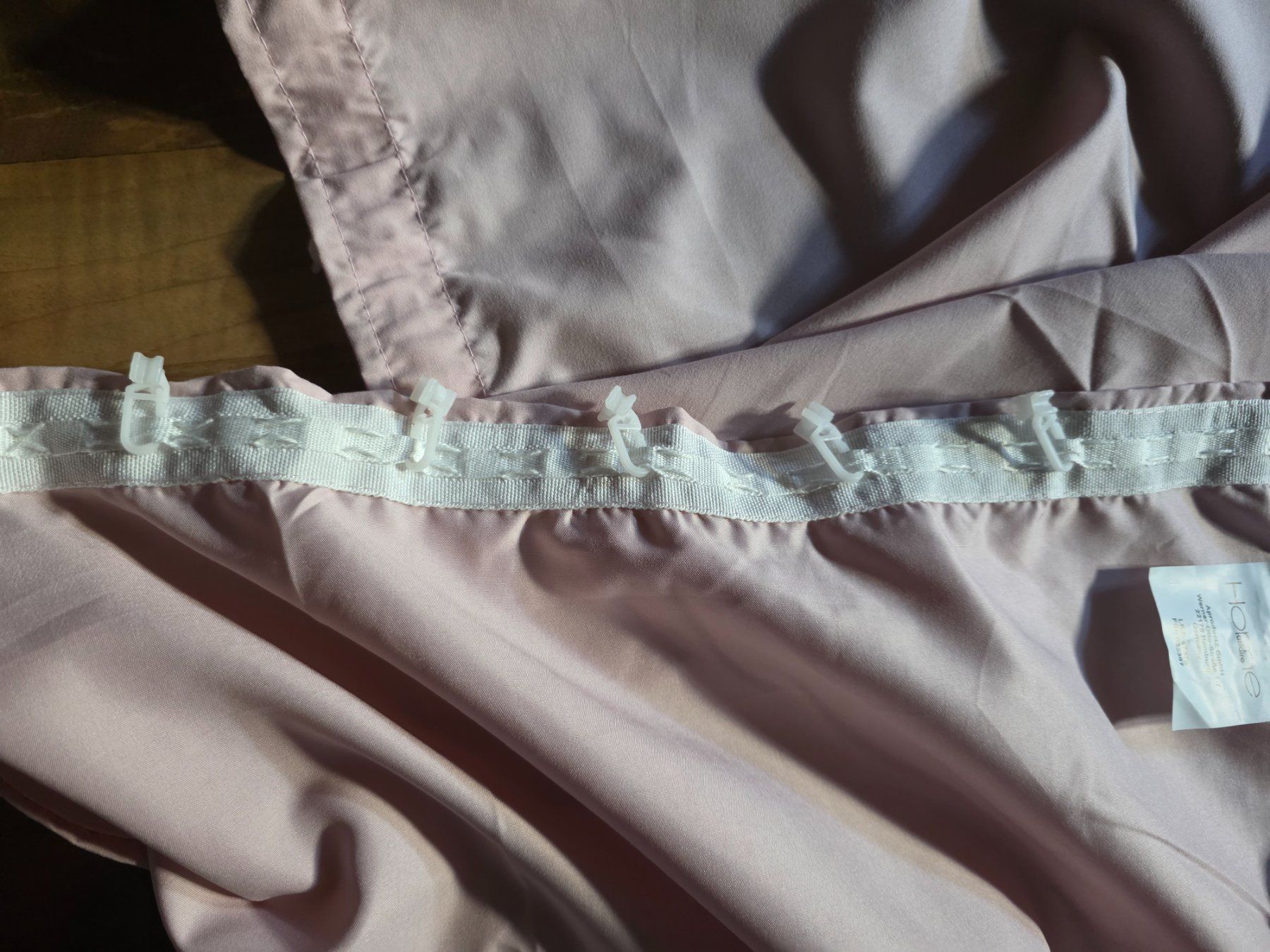 Vorhänge: 2 Vorhänge Rosa, neuwertig, 140x210cm, – Gebraucht aus Kandersteg von nvo_65py 1