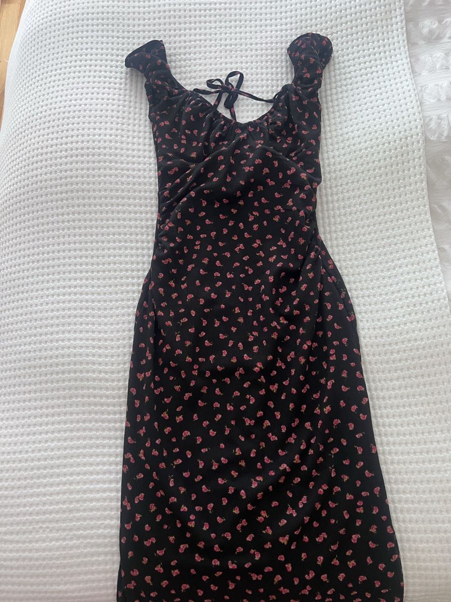 Kleider: Bershka dress – Neu (gemäss Beschreibung) aus Zurich von amf_k7k2 1