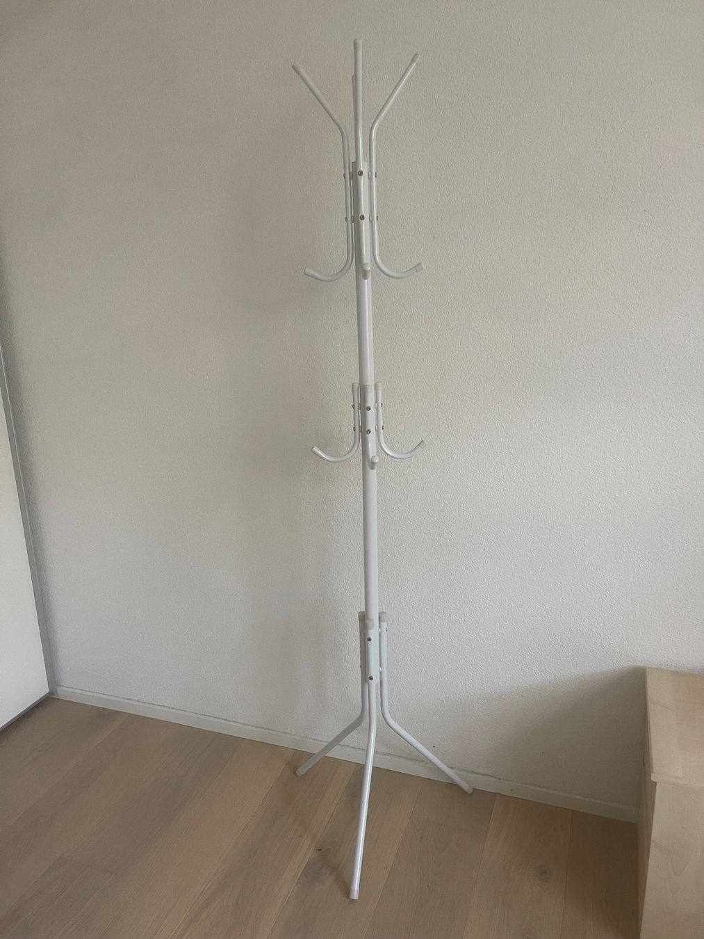 Autres décorations & accessoires: Leichter Kleiderständer – Neuf (Voir description) à Dietikon par Nissaa