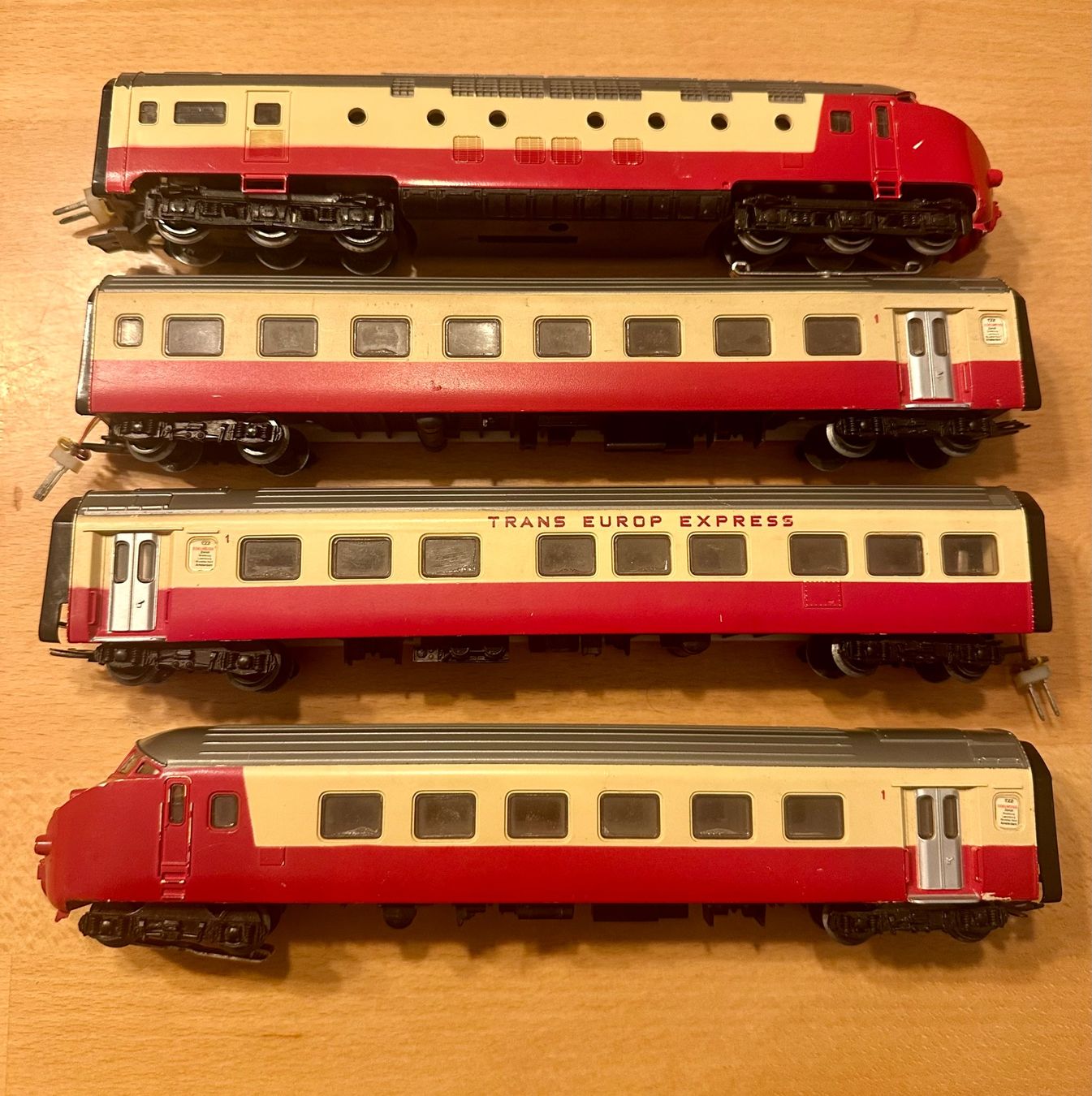 Märklin Modellini di ferrovie: Märklin TEE Diesel Zug – Usato da Oftringen venduto da ib.85