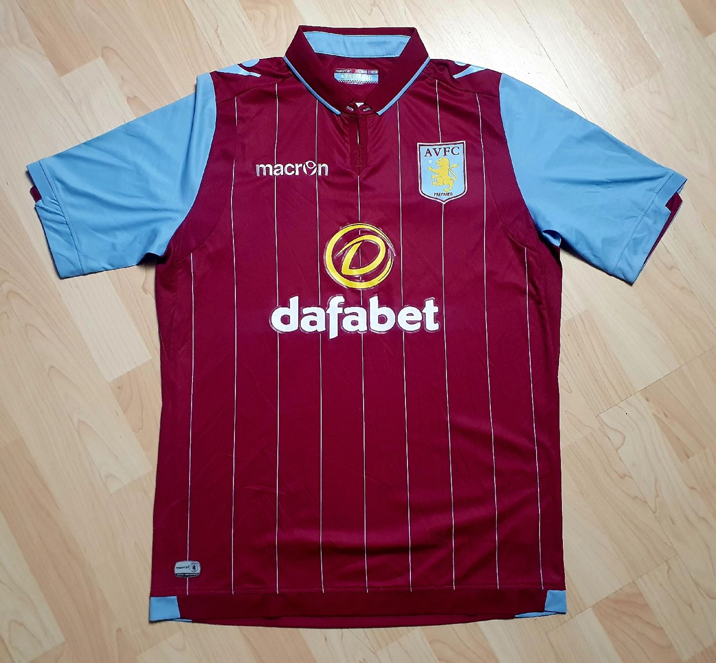 Canottiere & Pantaloni: Aston Villa Trikot Macron Gr. L – Nuovo (secondo la descrizione) da St. Gallen venduto da CaliSunshine