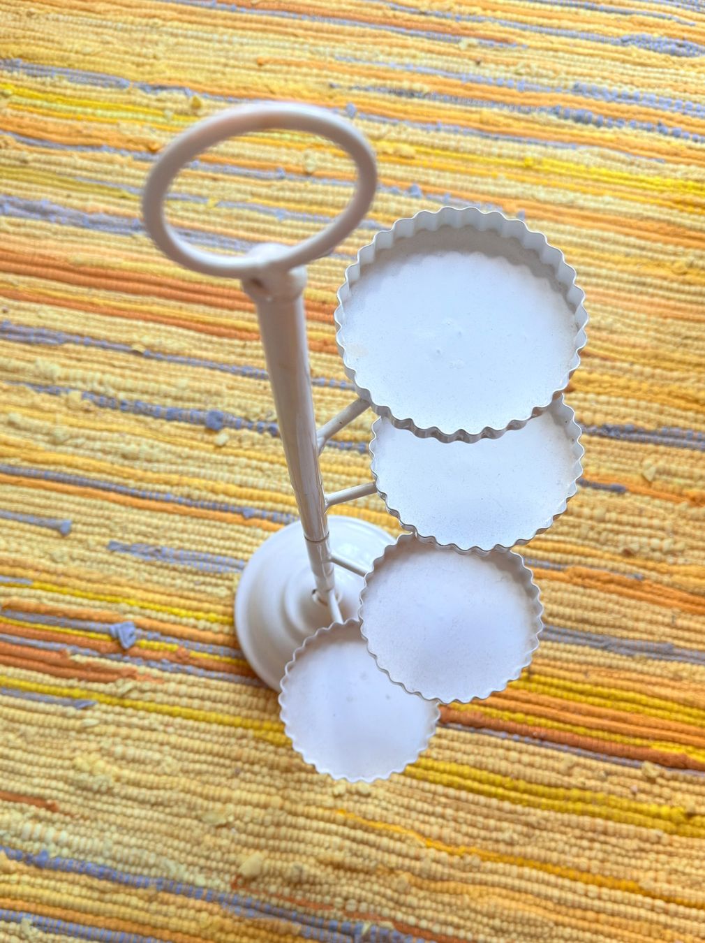 Supporti a parete: • Muffins / CupCake Halter • – Usato da Basel venduto da mendoza13