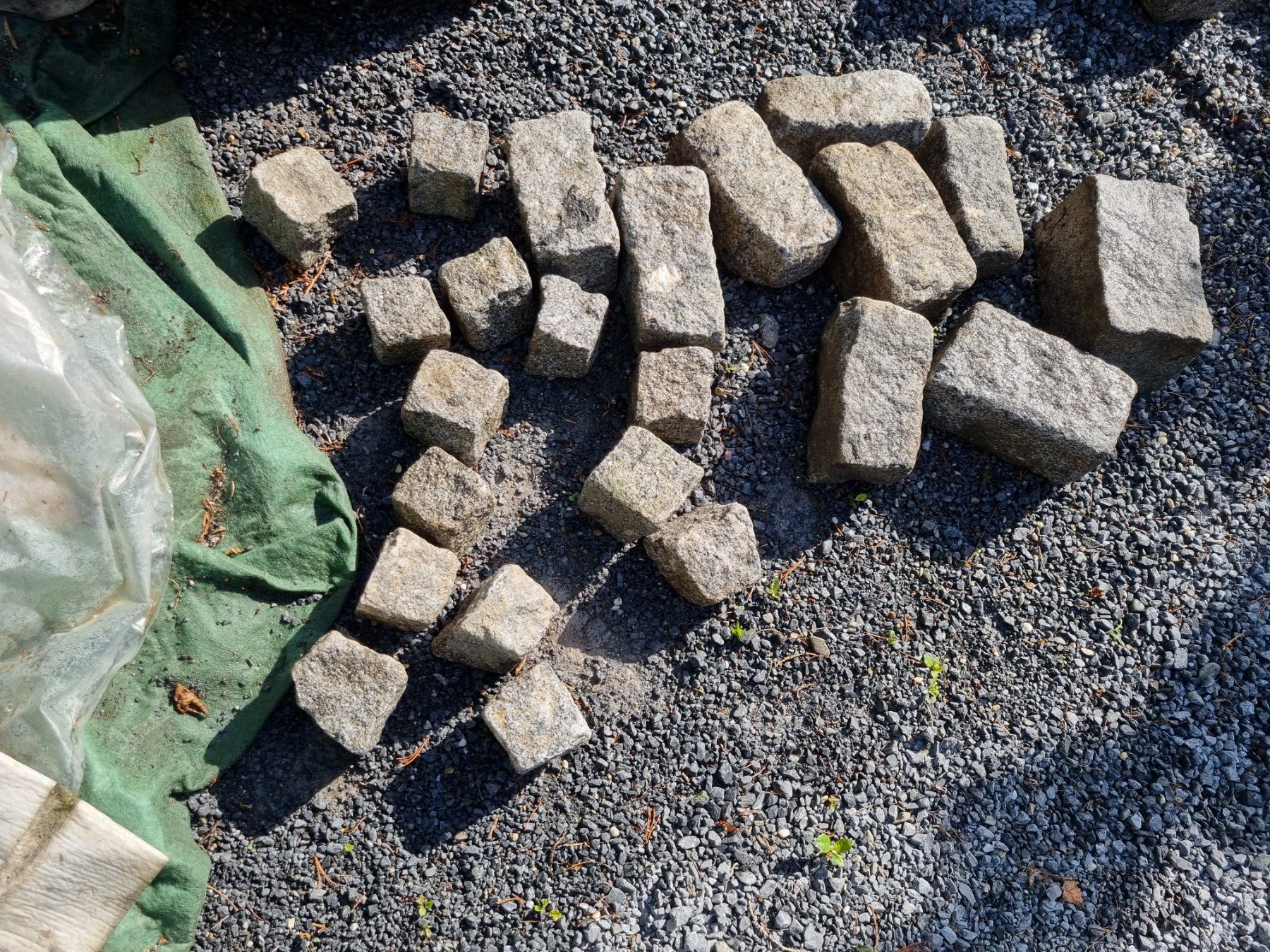 Pietre & tegole: gut 80 Stück Granit Pflastersteine, div. Grössen – Usato da Fürstenaubruck venduto da PizBeverin2018 3