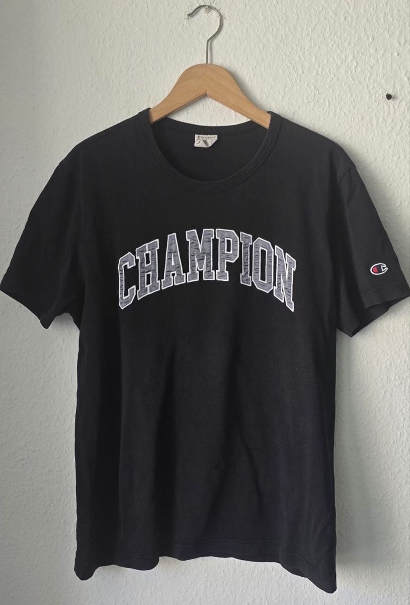 Champion T-shirts: Champion T-Shirt – D'occasion à Rutschwil par win.JL