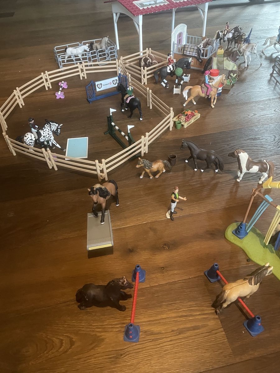Schleich Jouets: Grosse Schleich Pferdesammlung – D'occasion à Meiringen par Maersk