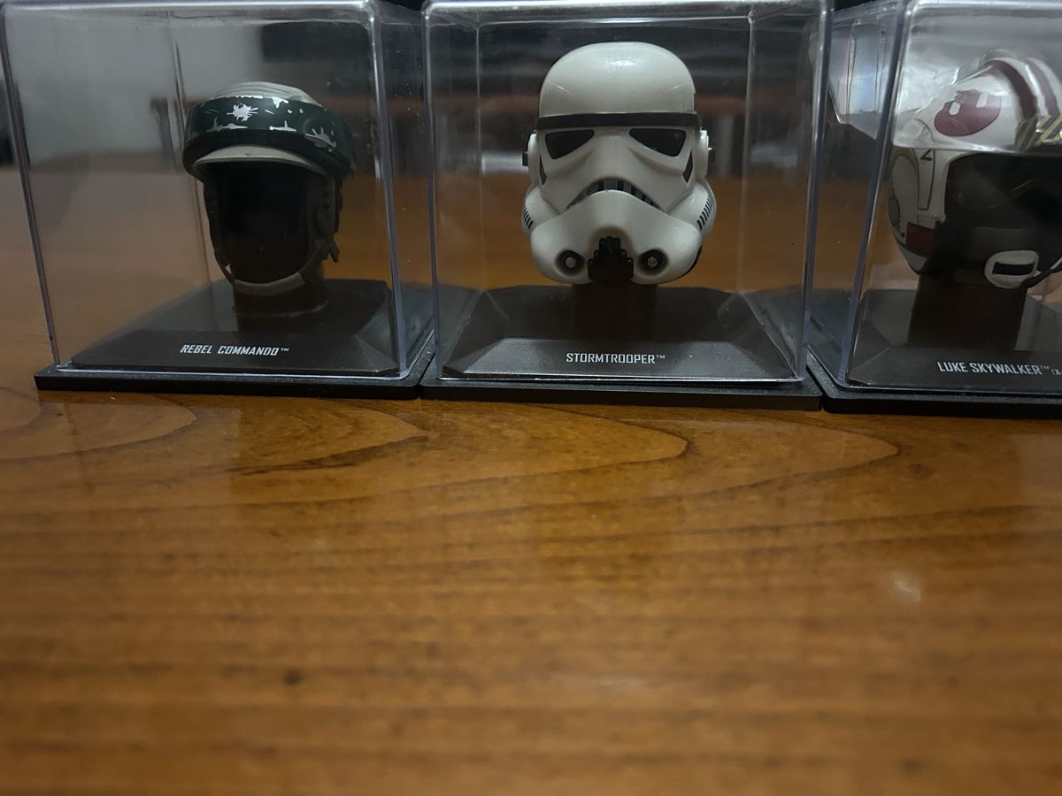 Star Wars Figurines: Star Wars Helm Figur Sammlung – Neuf (Voir description) à Obergösgen par mad_56fp 1