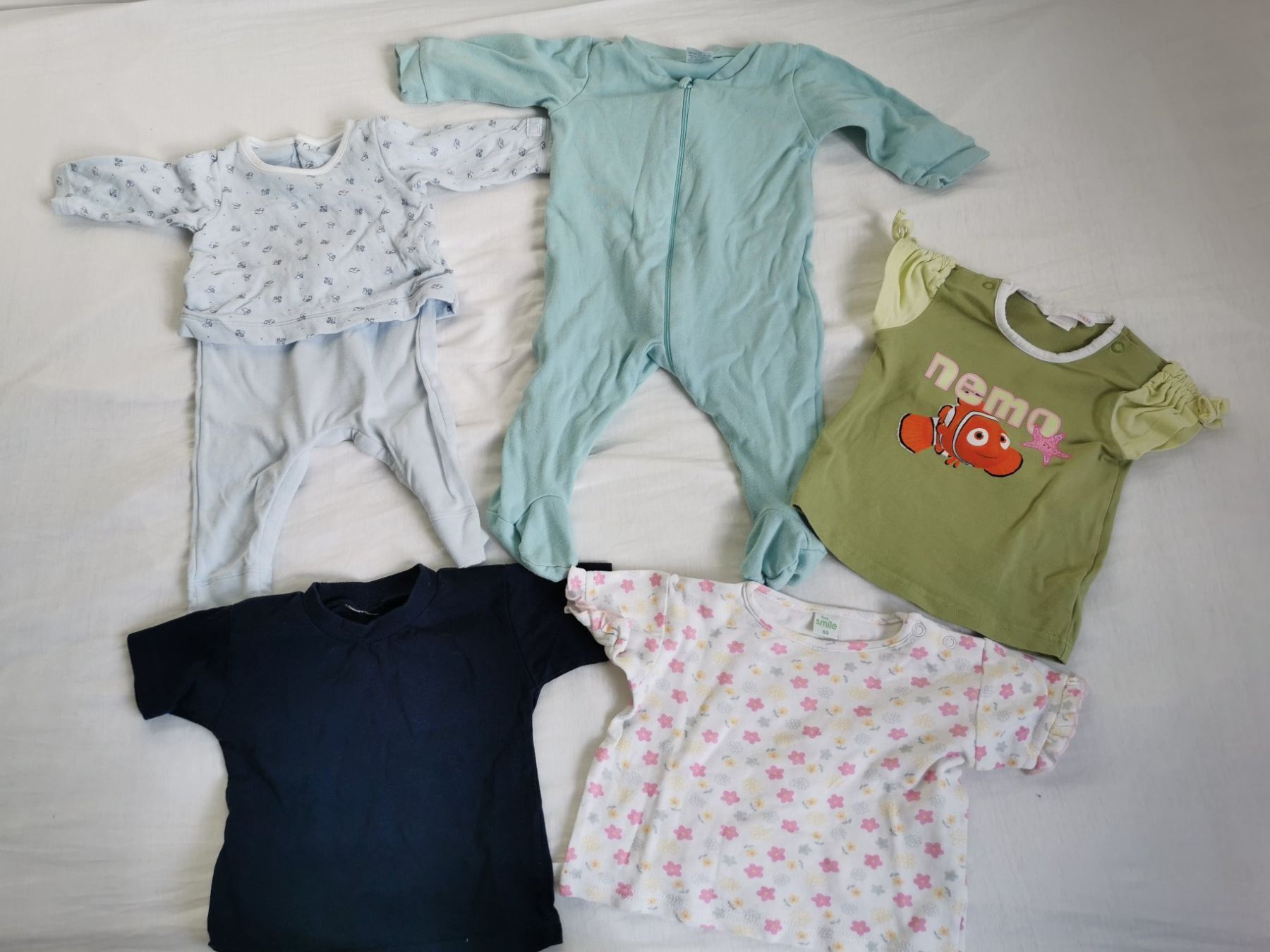 Lotti & Set di vestiti: Kleider Baby 62/68 – Usato da Horw venduto da Lea1595