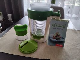 Spiraleur Betty Bossi avec livre de recettes neuf