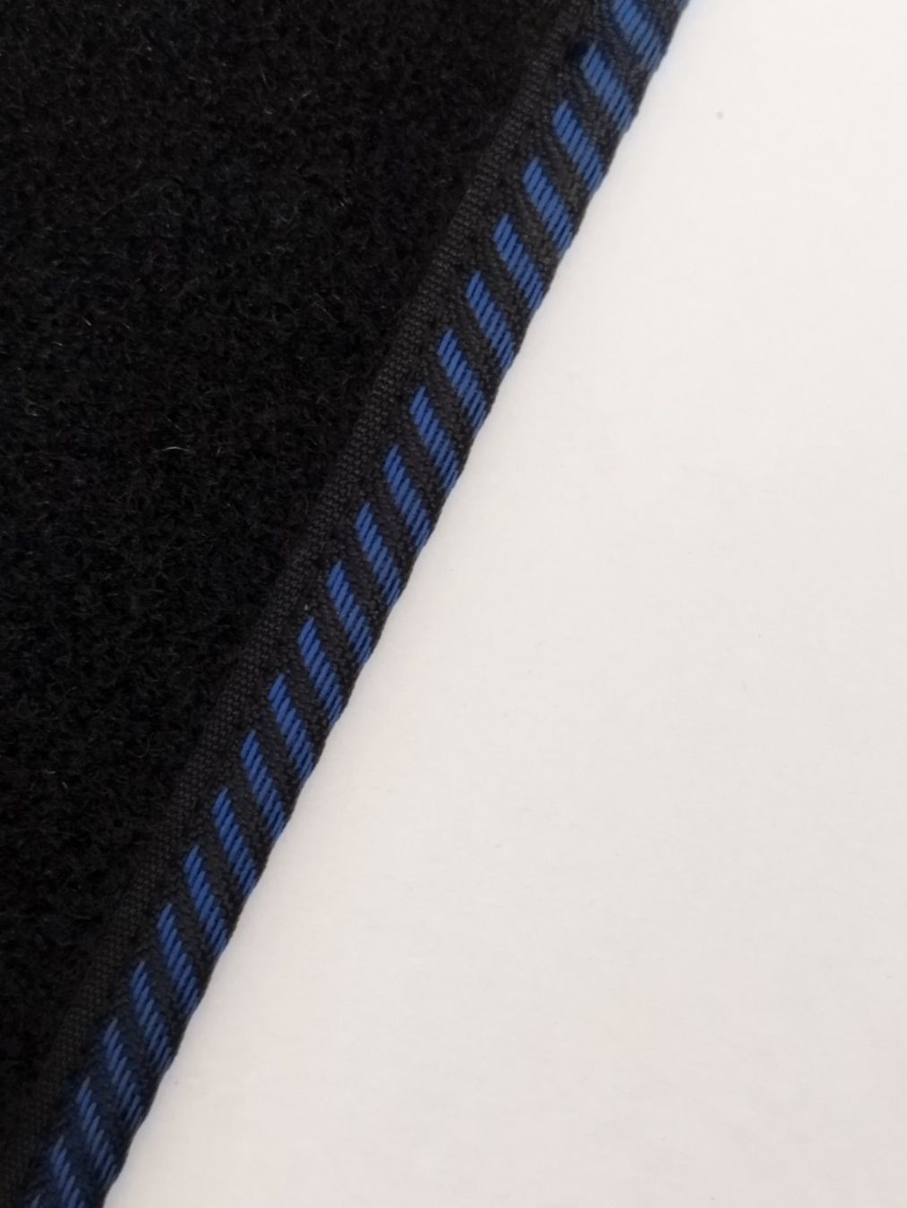 Tappeti & Tappetini: Velours Fussmatten BMW Z4 E89 2010-2015 – Nuovo e nell'imballaggio originale da Zürich venduto da Semco_Car_Mats1 9