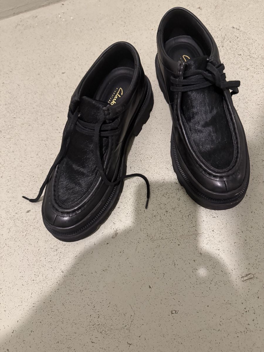 Clarks Scarpe da uomo: Schwarze Clarks Herrenschuhe - Größe 41 – Usato da Ostermundigen venduto da wal_2qf6 1