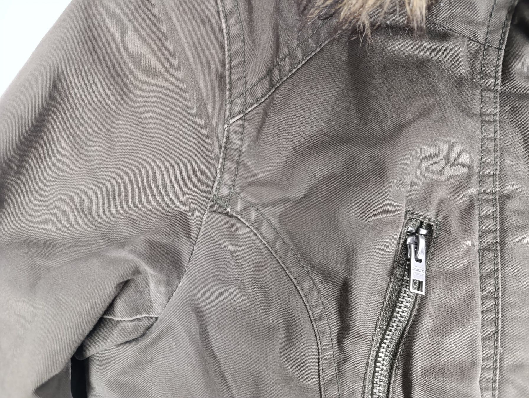 H&M Giacche: DIVIDED veste à capuche brun Taille 36 – Usato da Thielle venduto da Plusvalue_Neuchatel 3